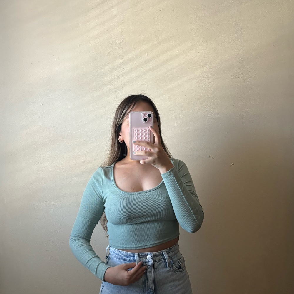 Green Long Sleeve Top